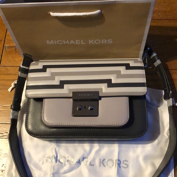 Michael Kors Handbags - 💝Michael Kors Editor FABULOUS!!!!💝